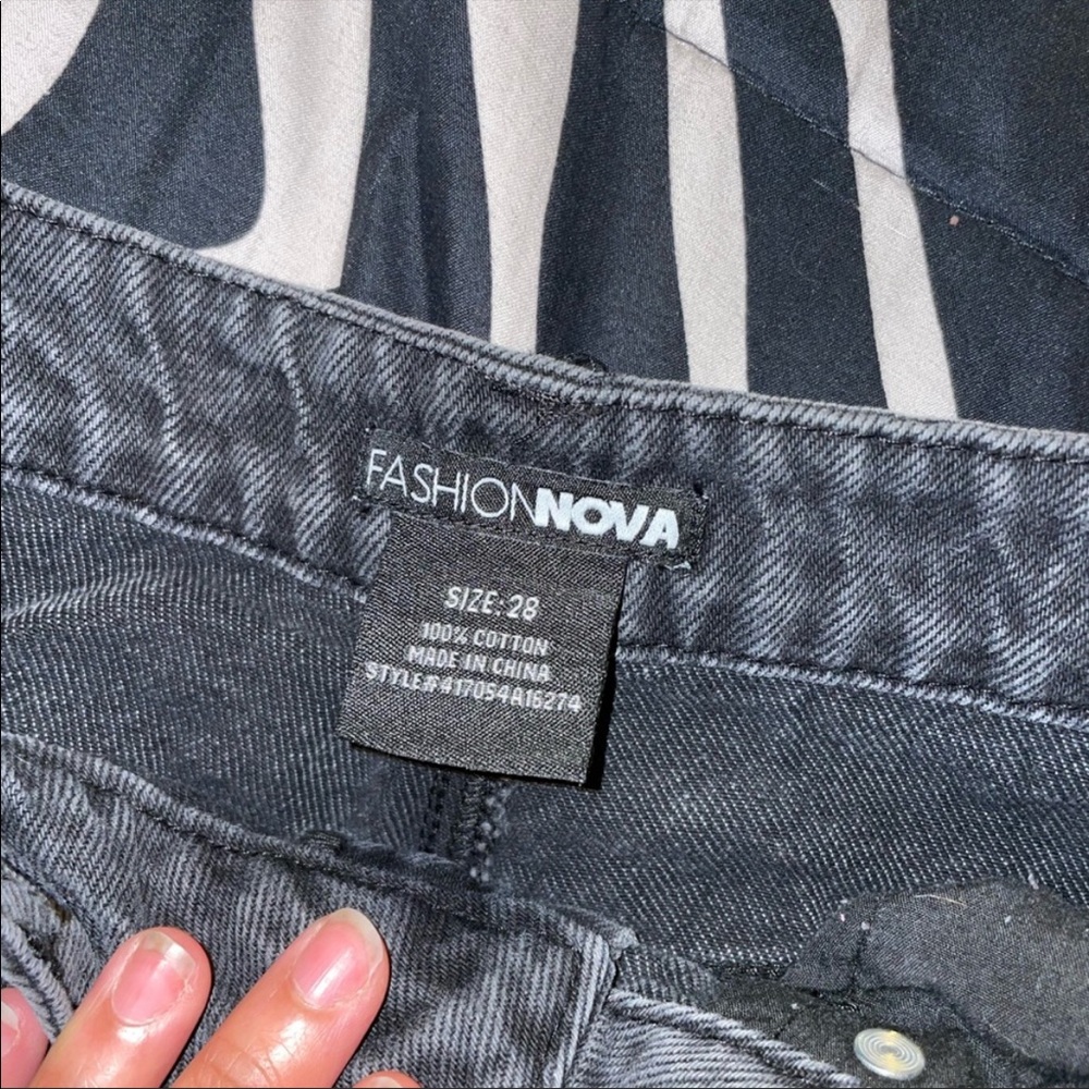 Bundle of 2! Fashionnova Jean shorts - Picture 7 of 8